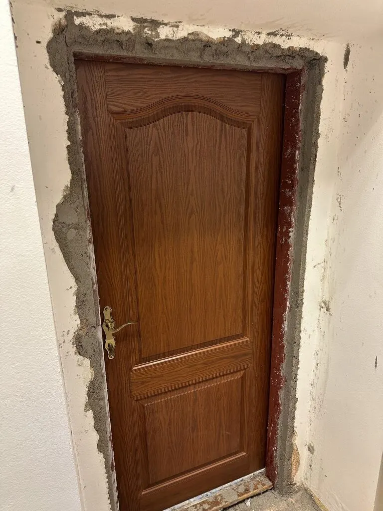 A dveře jsou osazené